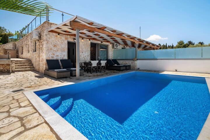 Villas Goudis ซูกาเลดส์ ภายนอก รูปภาพ